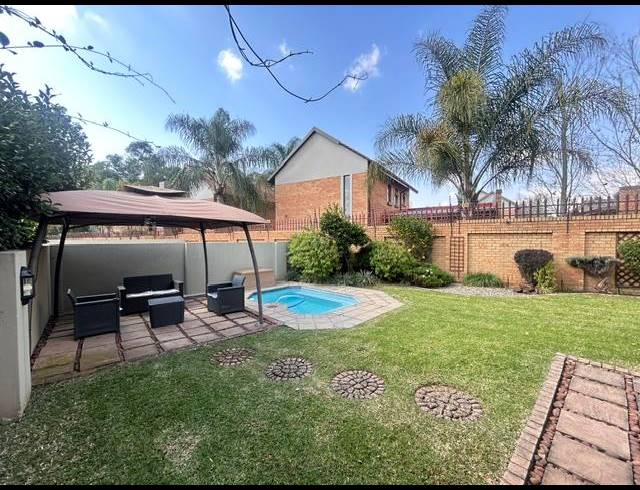 3 BEDROOM TOWNHOUSE FOR SALE IN EQUESTRIA